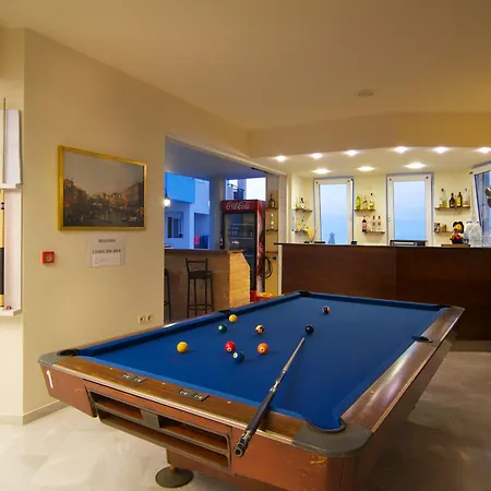 Radamanthy's Hotel de apartamente Sfáka